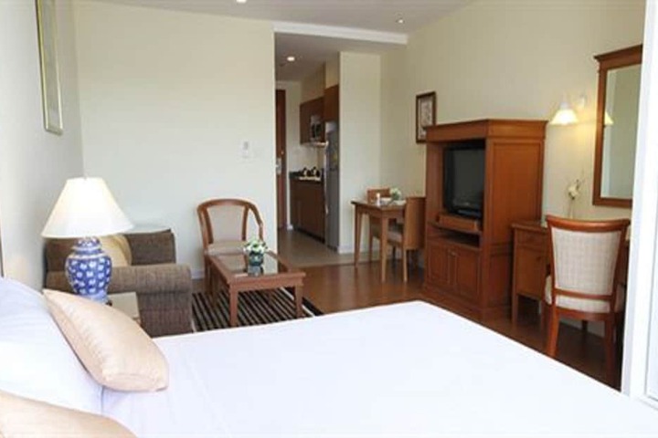 Room 10 of 37