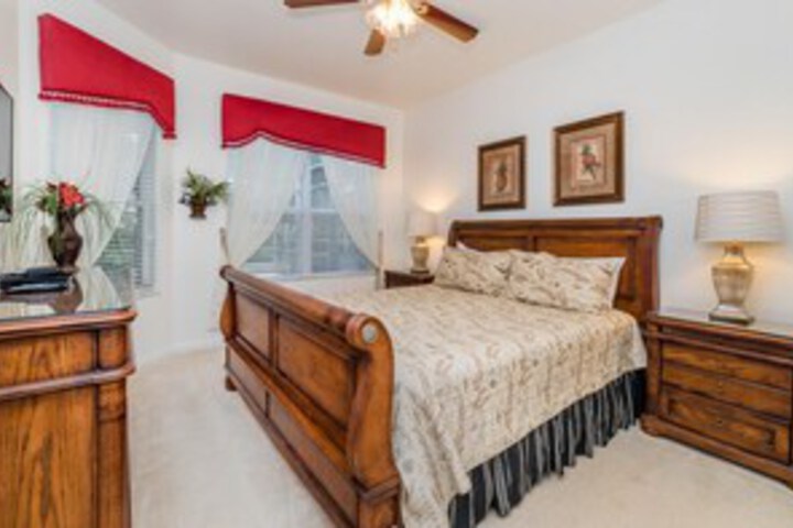 Room 32 of 40