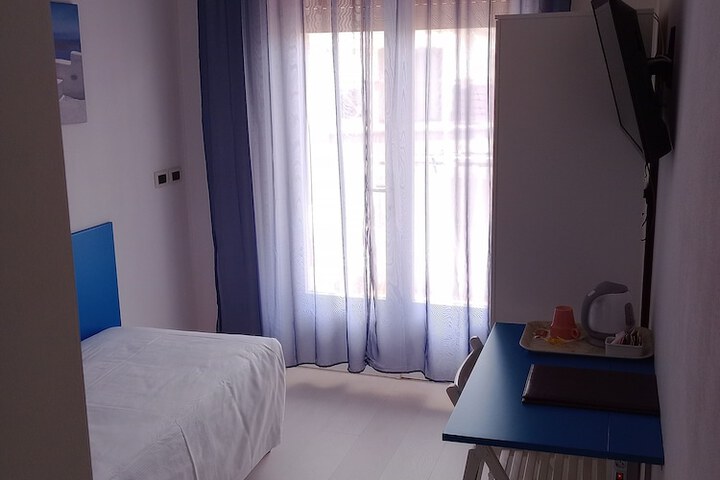 Room 33 of 71