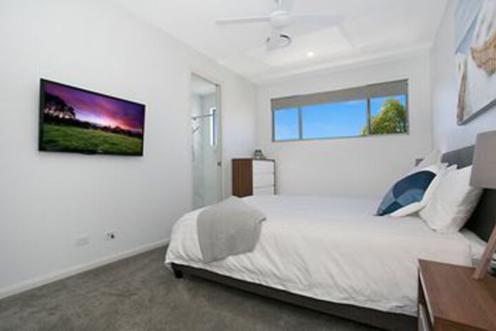 Room 8 of 14