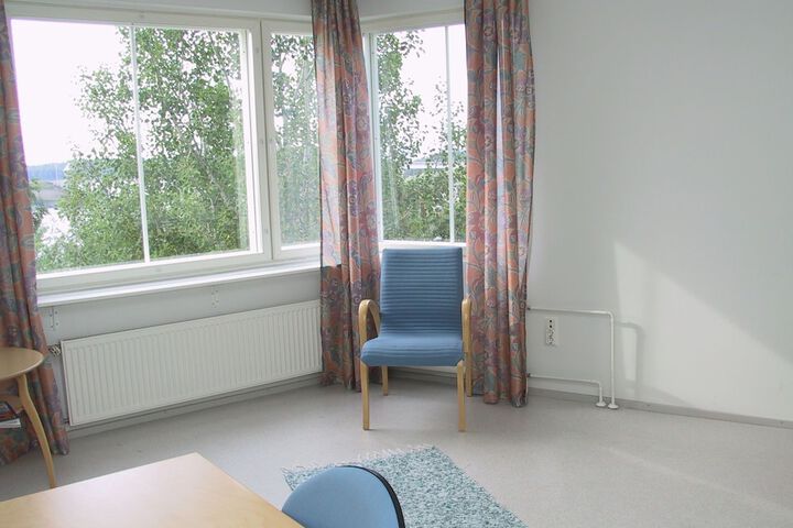 Room 11 of 27