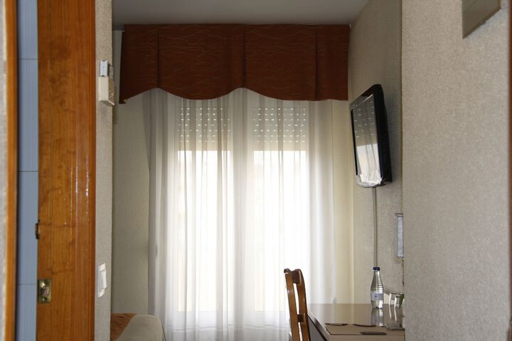 Room 6 of 45