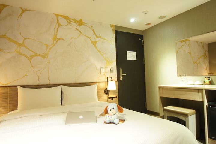 Room 14 of 63