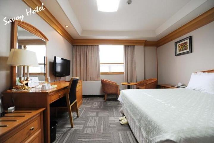 Room 8 of 34