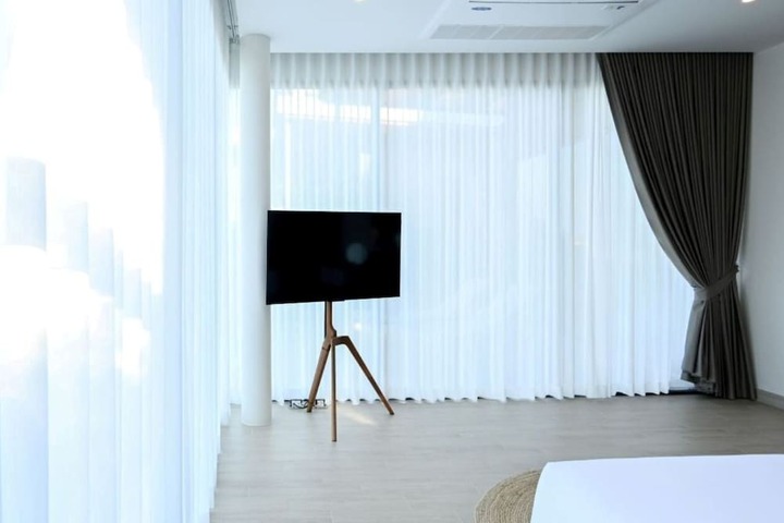 Room 141 of 251