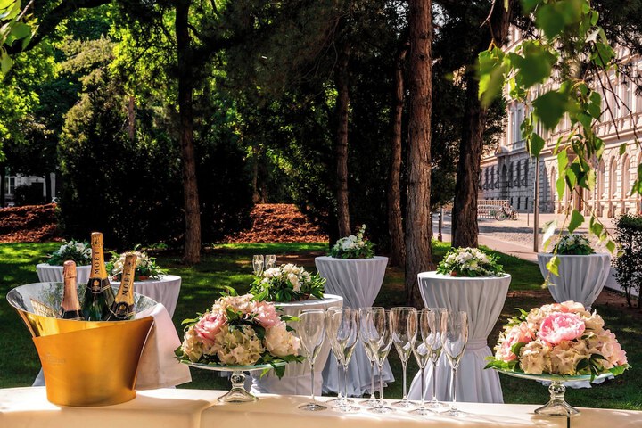 Hotel Interior 6 of 158