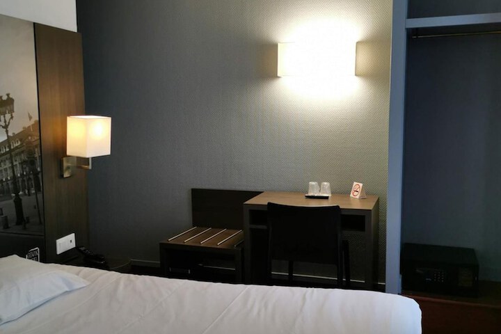 Room 14 of 24