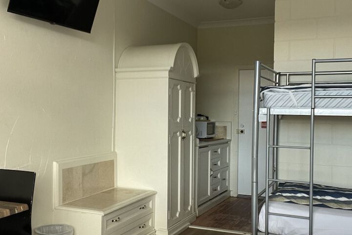 Room 9 of 110