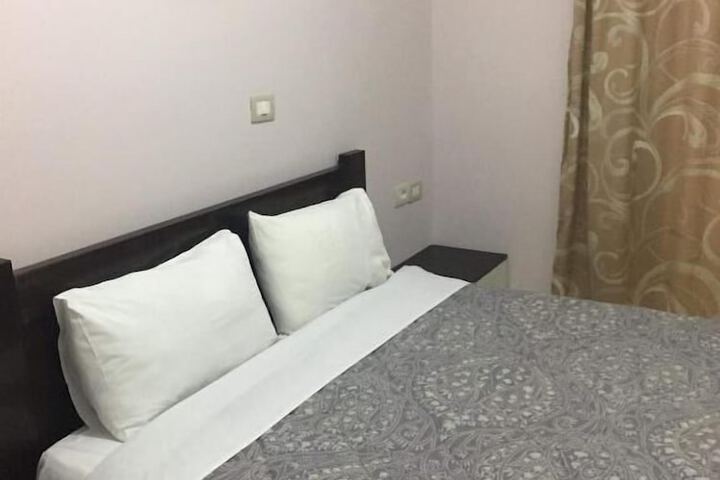 Room 2 of 67