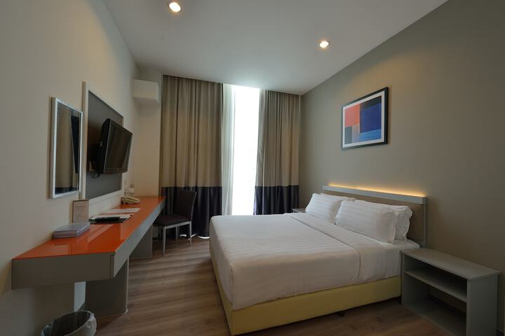 Room 27 of 78