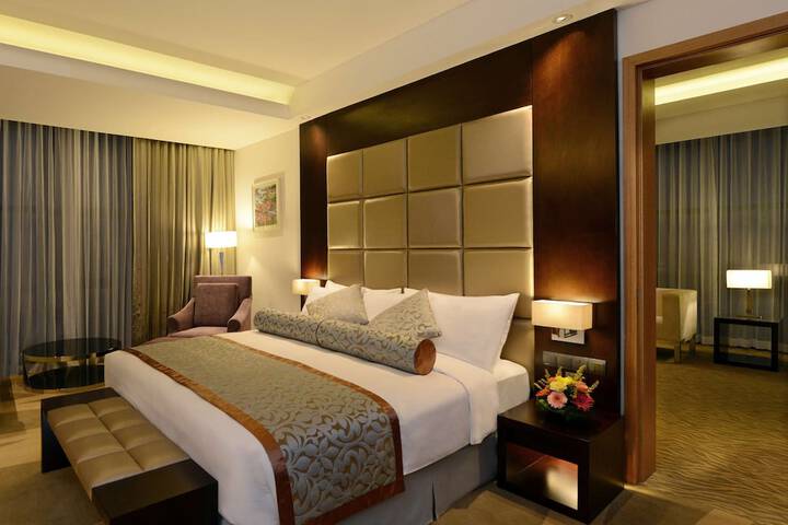 Room 12 of 74