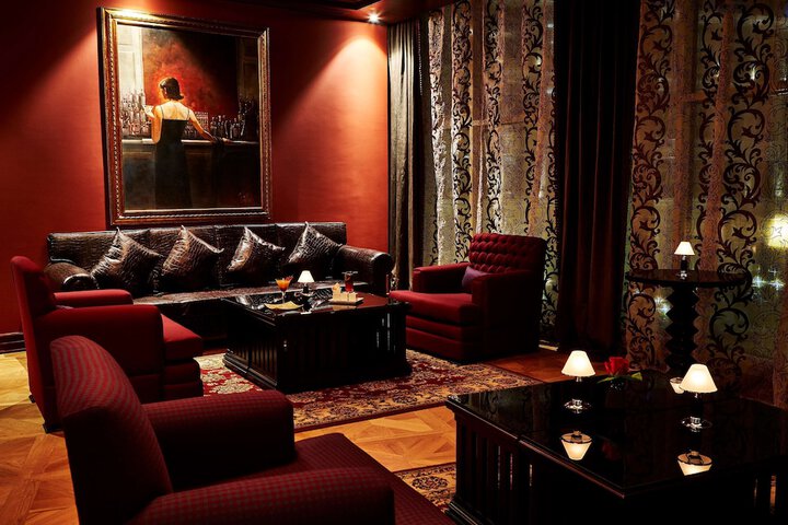 Lounge 182 of 208