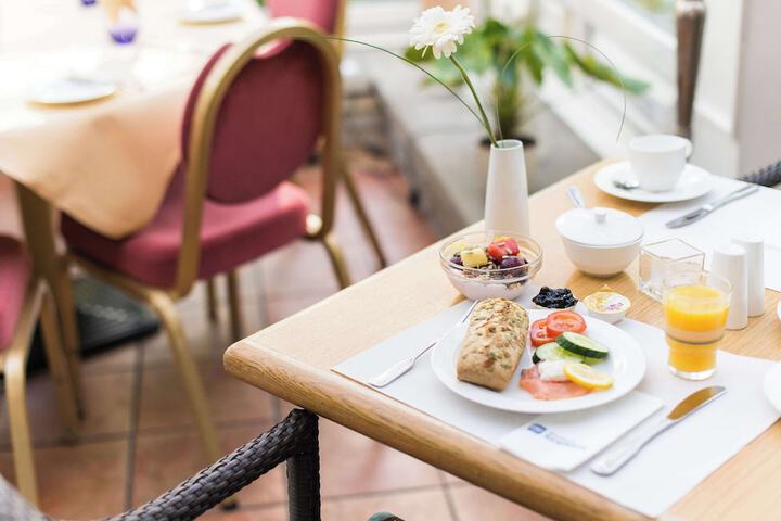 Breakfast/Coffee Service 85 of 123