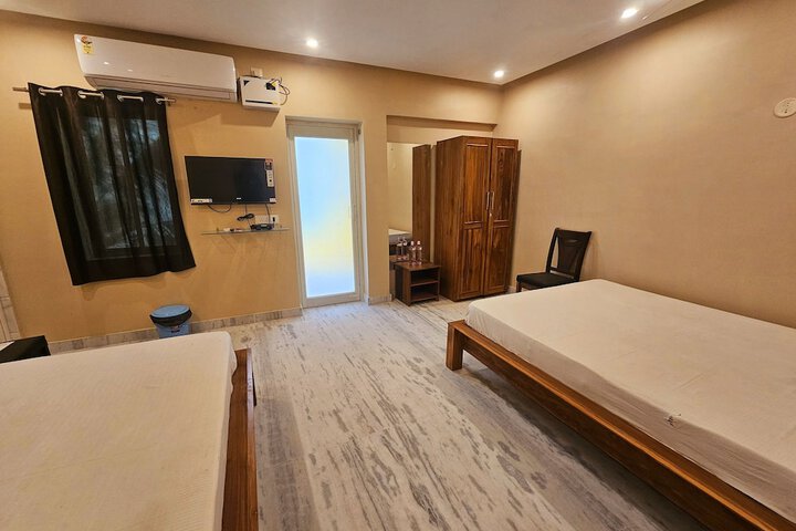 Room 18 of 40