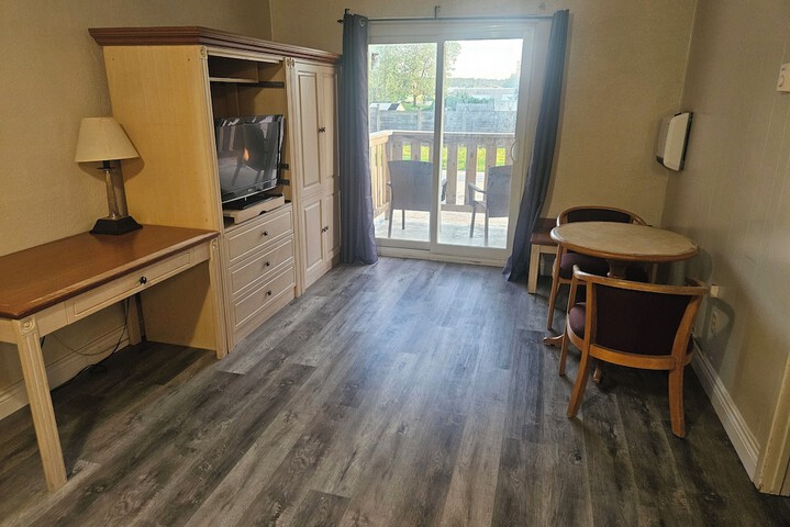 Room 5 of 16