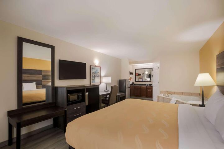 1 King Bed (14 of 20)