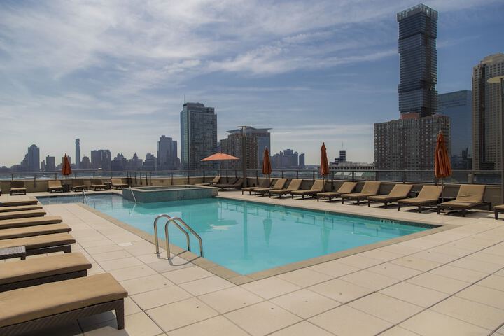 Swimming pool at Pelicanstay at Newport