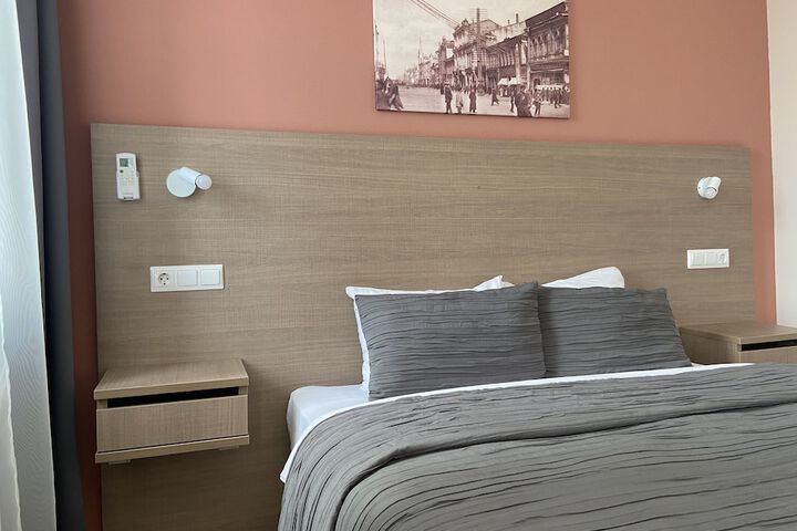 Room 10 of 35