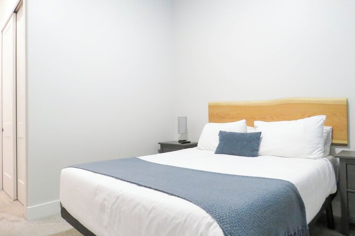 Room 9 of 23