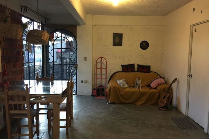 Room 13 of 32