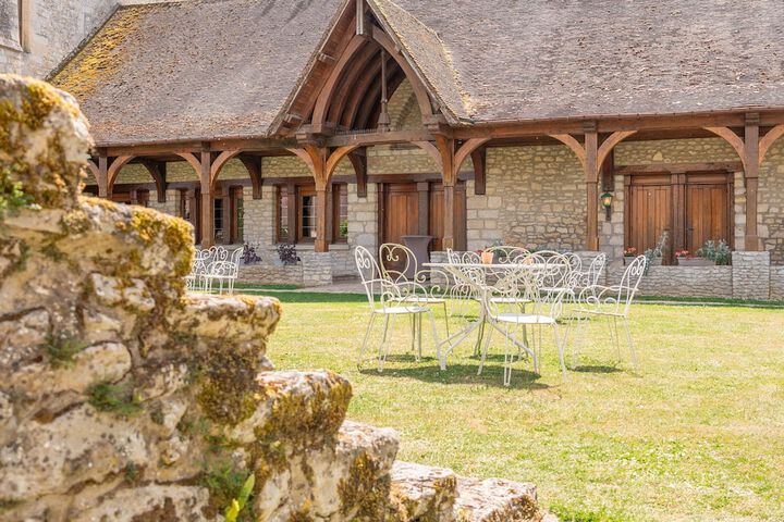 Hotel Exterior 83 of 97