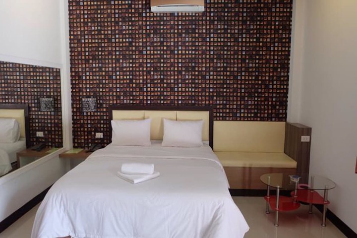 Room 4 of 24