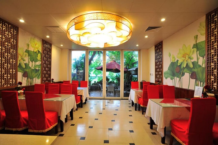 Dining Photos