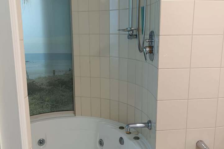Room 204 of 272