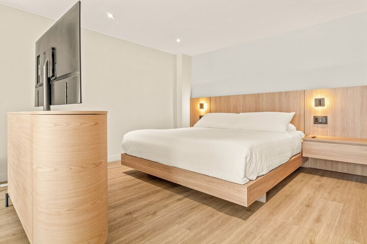 Room 13 of 59