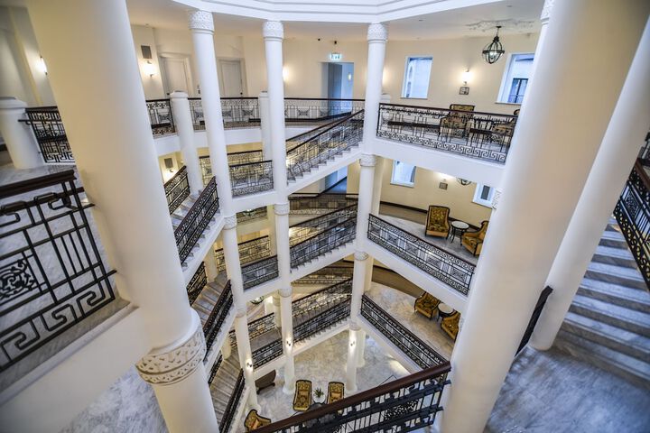 Entrance & Lobby