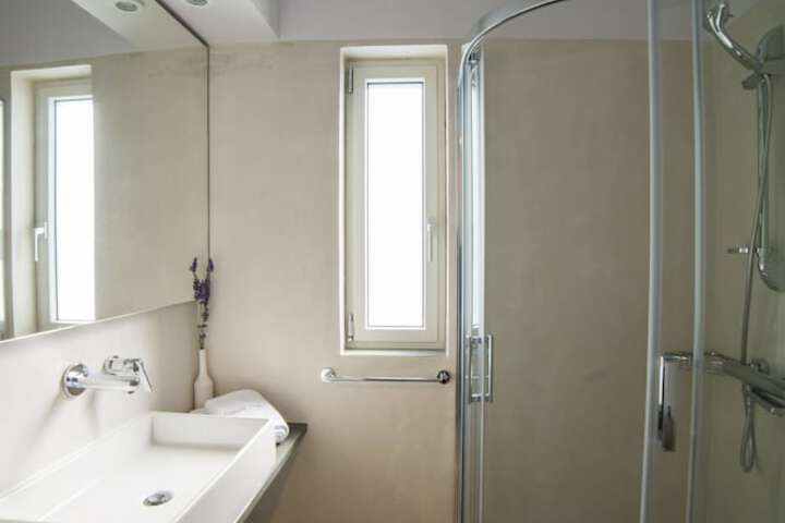 Room 54 of 80