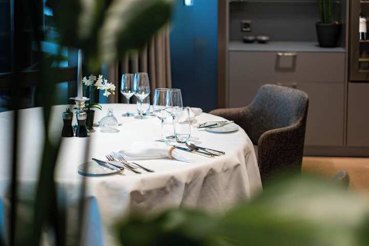 Dining 40 of 74