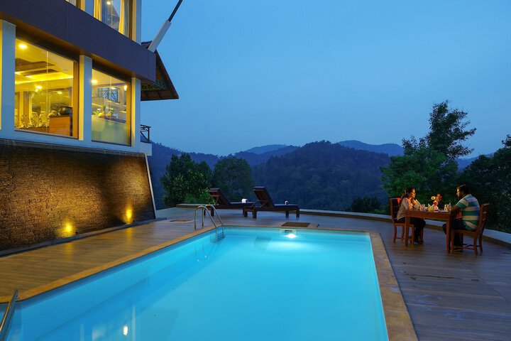 Pool 11 of 26