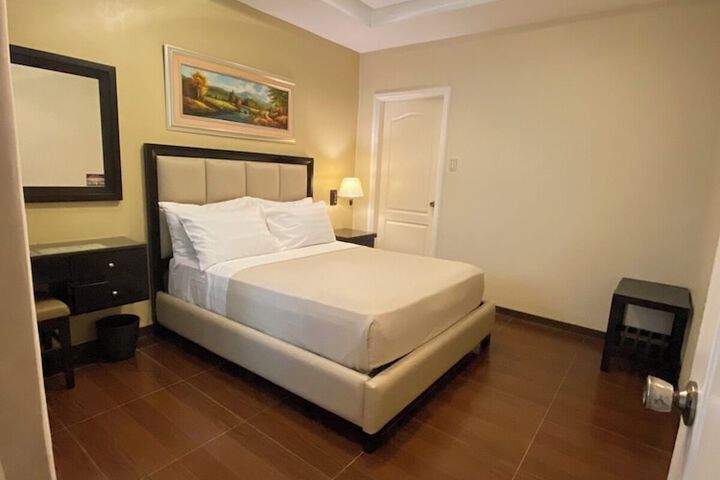 Room 6 of 49