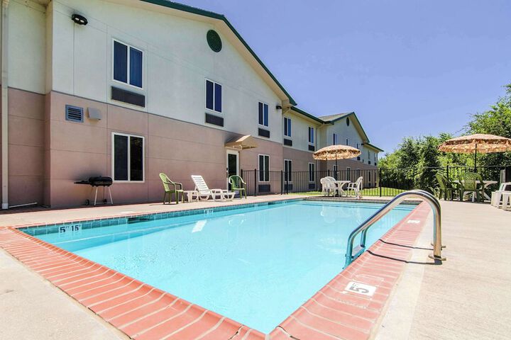 Pool 40 of 65