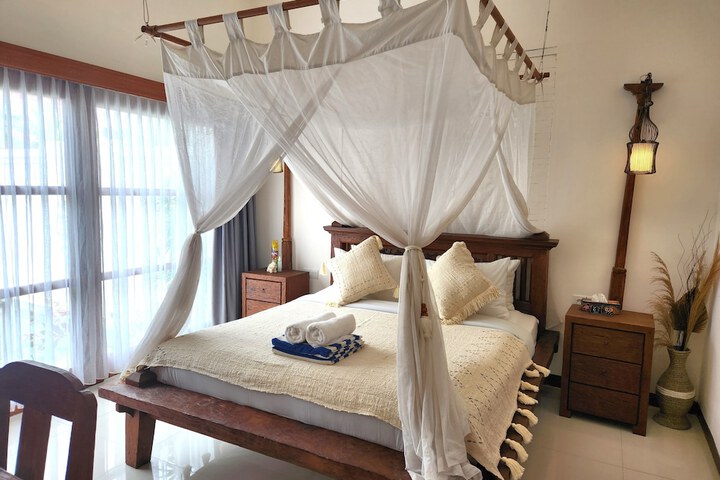 Room 28 of 70