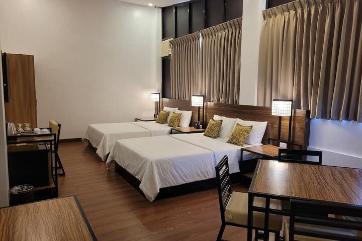 Room 13 of 112