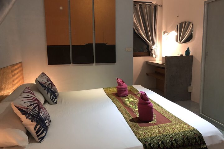 Room 2 of 95