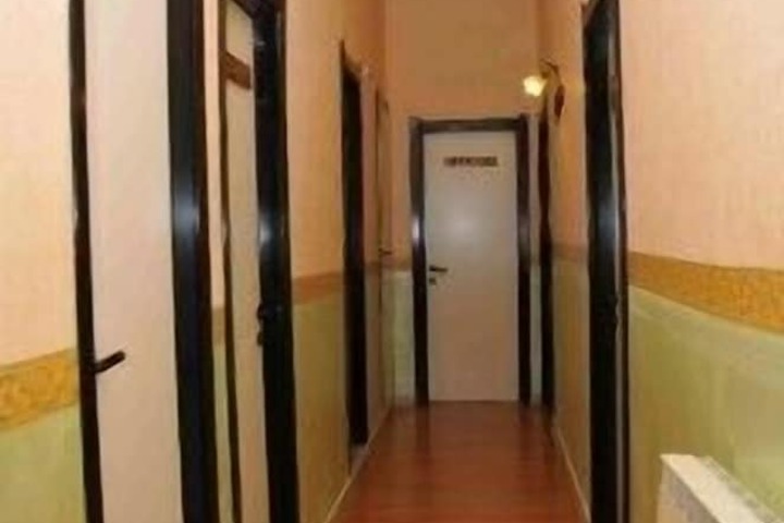 Ballroom/Hall 15 of 16