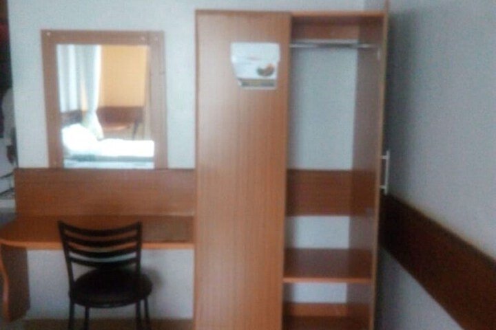 Room 13 of 20