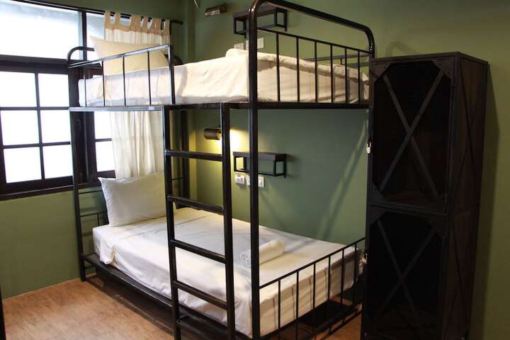 Room 8 of 39