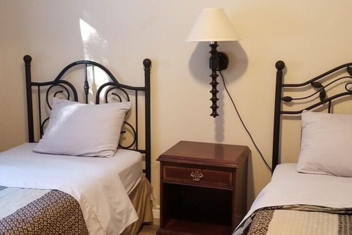 Room 35 of 163