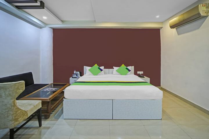 Room 6 of 40