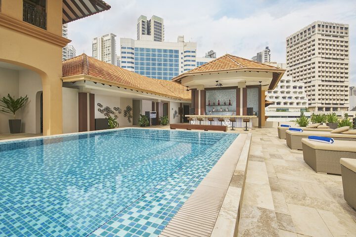 Hotel Pool