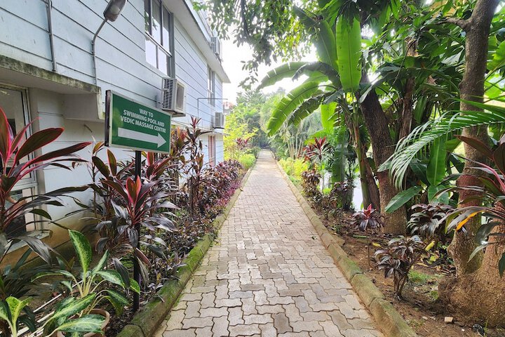 Hotel Exterior 45 of 71