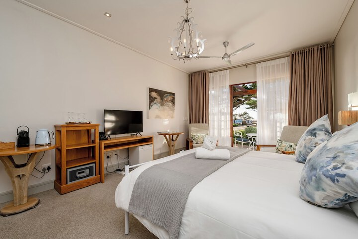 Room 25 of 155
