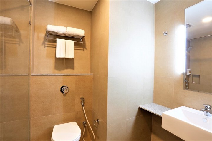 Room 13 of 34