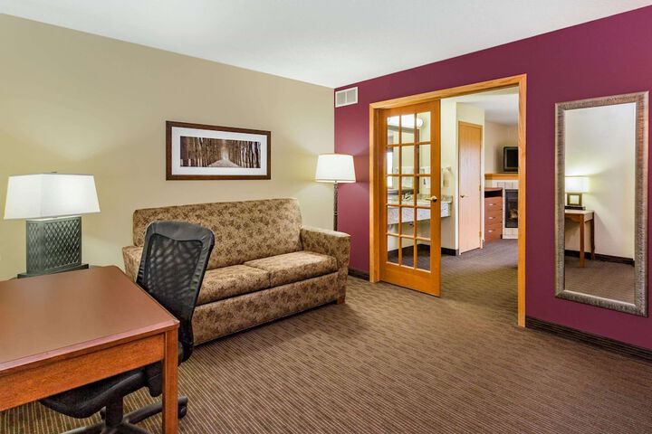 1 King Bed Mobility Accessible (3 of 18)