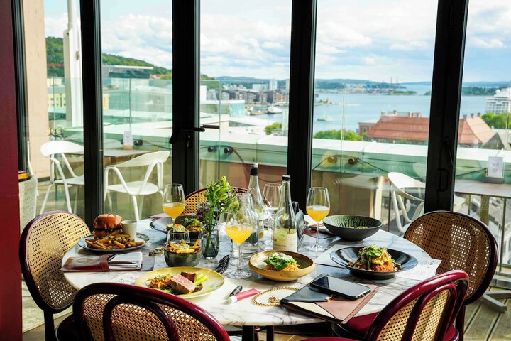 Dining 96 of 107
