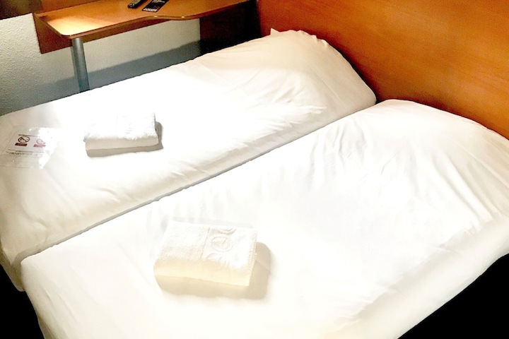 Room 3 of 20